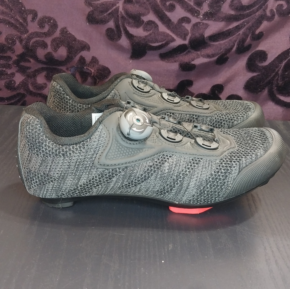 Gavin Pro Road Black and Gray Cycling Shoes Size 39